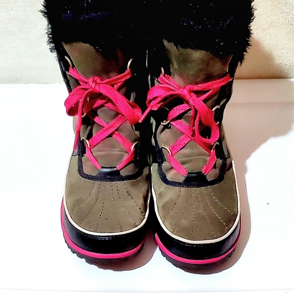 SOREL TIVOLI II WINTER BOOTS. WOMENS Sz: 9.5 LIKE NEW! GREEN, WATERPROOF SUEDE - Picture 2 of 15